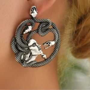 ❌SOLD❌ Snake earrings (BRAND NEW)